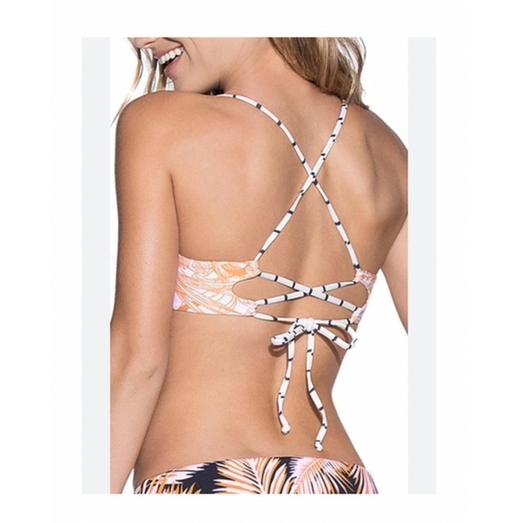 Maaji Caribean Citibank Reversible Bikini Top. - Picture 2 of 3